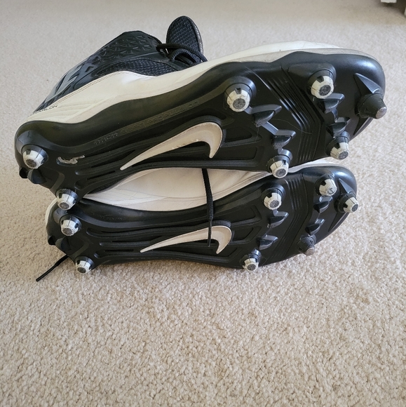 Nike football cleats - Picture 3 of 4